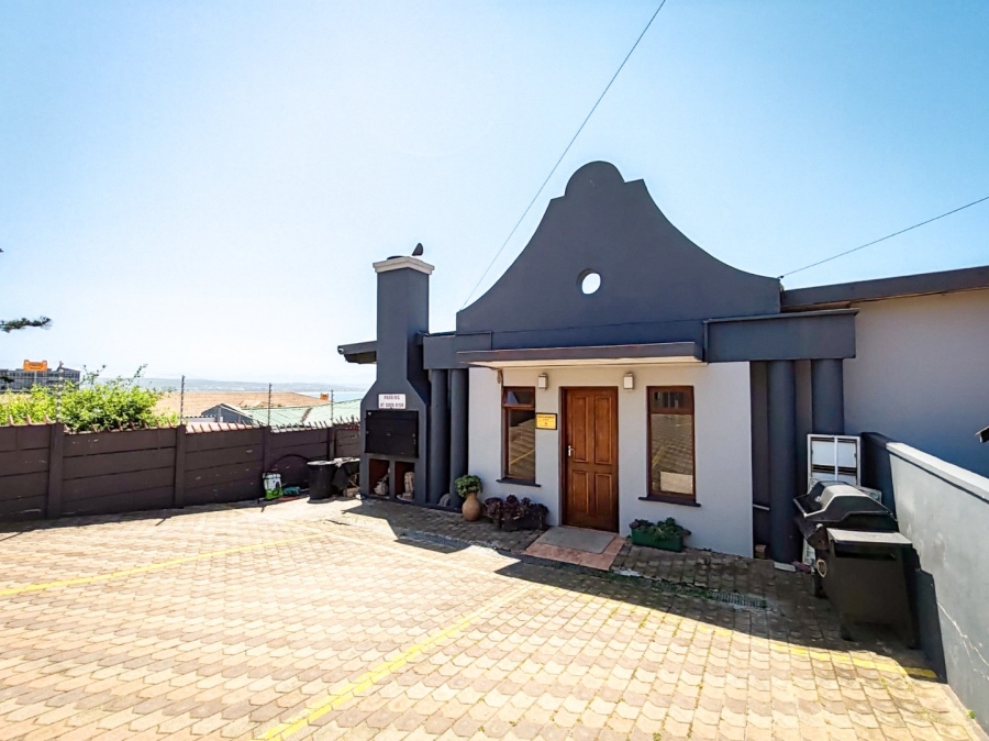 9 Bedroom Property for Sale in De Bakke Western Cape